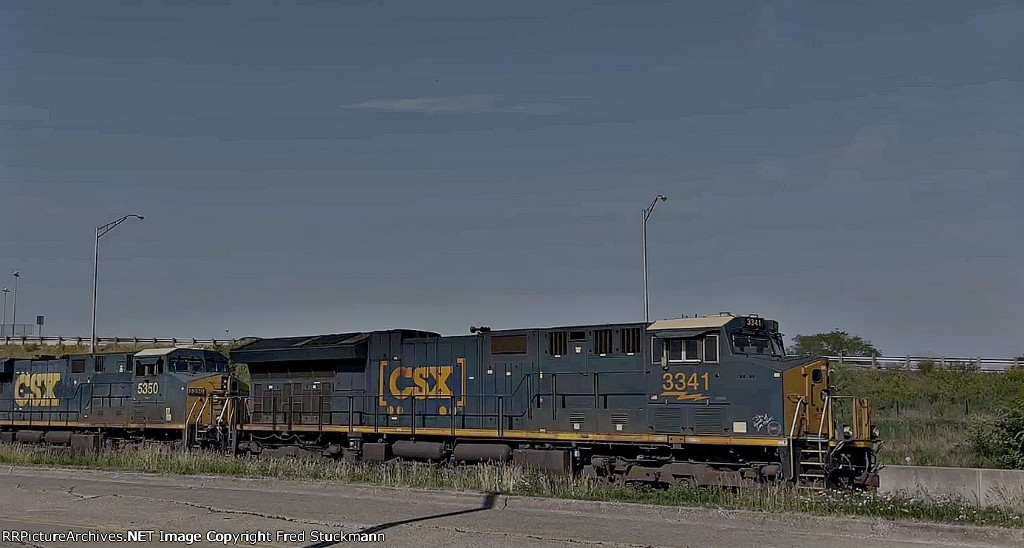 CSX 3341 leads I 138.